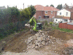 Mini-Digger April 2006